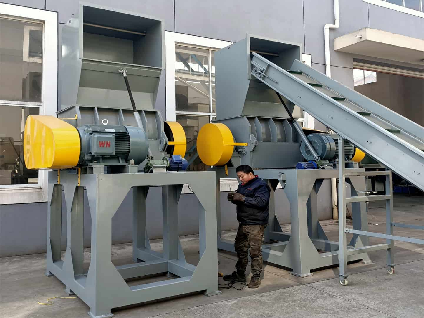 How to Choose the Right Plastic Crusher For Your Job？